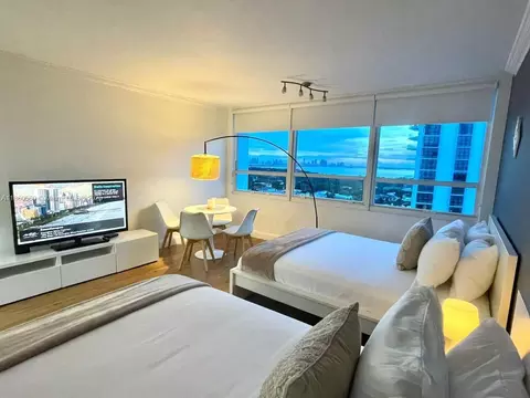 5445 Collins Ave #1607, Miami Beach, FL 33140