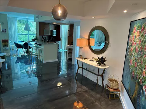 110 Washington Ave #2421, Miami Beach, FL 33139