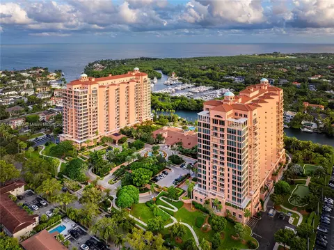 60 Edgewater Dr #7H, Coral Gables, FL 33133