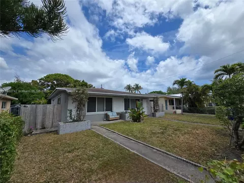 2281 NE 173rd St, North Miami Beach, FL 33160