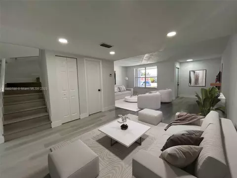 969 W 79th St, Hialeah, FL 33014 photo 4