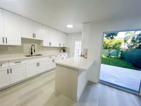 969 W 79th St, Hialeah, FL 33014 photo 8