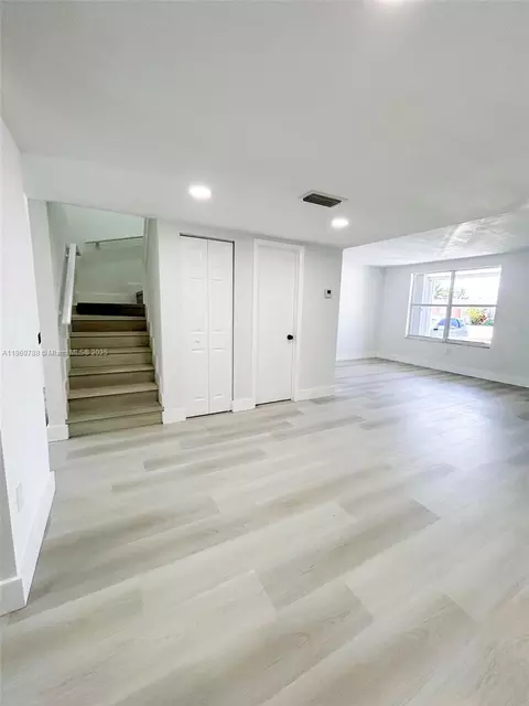969 W 79th St, Hialeah, FL 33014 photo 11