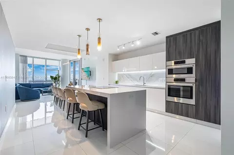 851 NE 1st Ave #3301, Miami, FL 33132