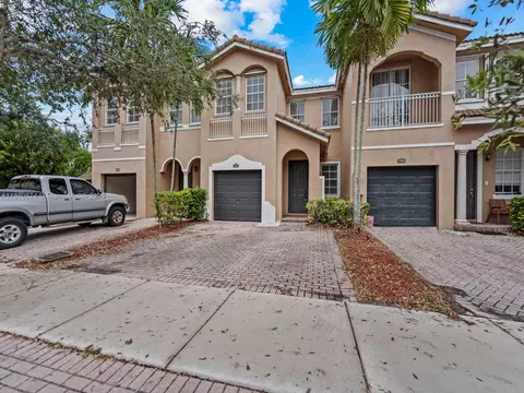 1383 SE 26th Ave, Homestead, FL 33035