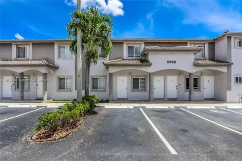 5725 NW 109th Ave #26, Doral, FL 33178
