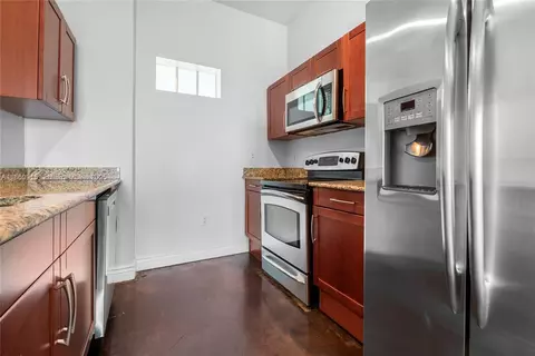 7275 SW 90th Way #610, Miami, FL 33156