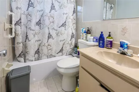 Bath - 2534 W 72nd St, Hialeah, FL 33016 photo 2 of 2
