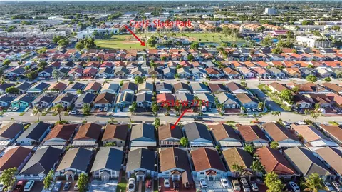 View/Area - 2534 W 72nd St, Hialeah, FL 33016 photo 3 of 4