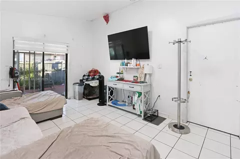 Other - 2534 W 72nd St, Hialeah, FL 33016 photo 3 of 5
