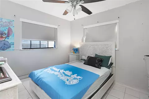 Bedroom - 2534 W 72nd St, Hialeah, FL 33016 photo 2 of 4