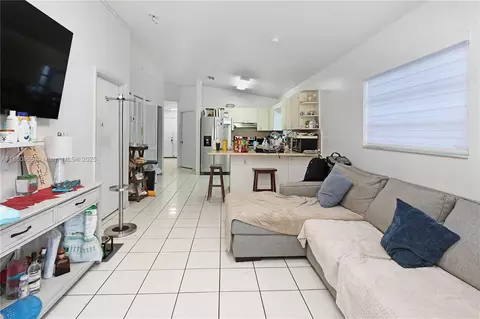 Other - 2534 W 72nd St, Hialeah, FL 33016 photo 4 of 5