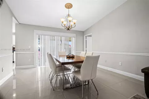 Dining - 20110 NW 83rd Pl, Hialeah, FL 33015 photo 2 of 3