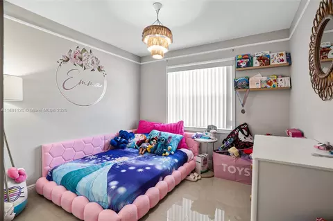 Bedroom - 20110 NW 83rd Pl, Hialeah, FL 33015 photo 2 of 3