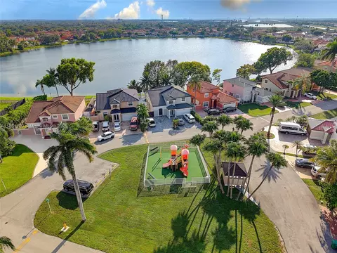 View/Area - 20110 NW 83rd Pl, Hialeah, FL 33015 photo 11 of 11