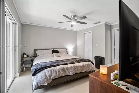 Bedroom - 20110 NW 83rd Pl, Hialeah, FL 33015 photo 3 of 3