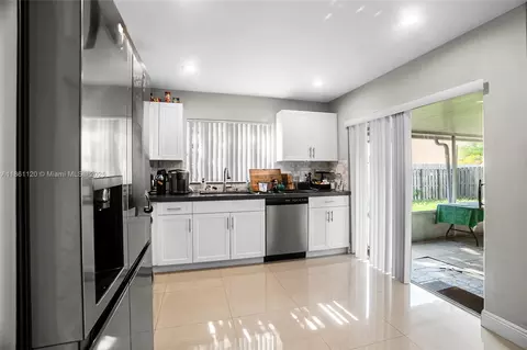 Kitchen - 20110 NW 83rd Pl, Hialeah, FL 33015 photo 2 of 3