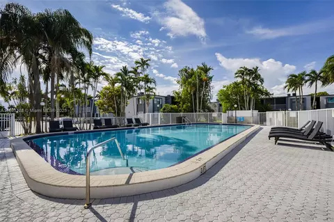 8764 SW 12th St #107, Miami, FL 33174