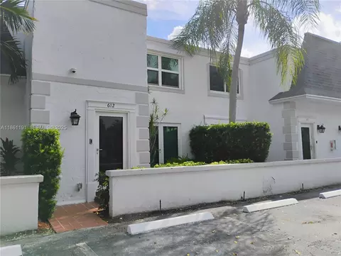 612 NE 27th Ave, Hallandale Beach, FL 33009
