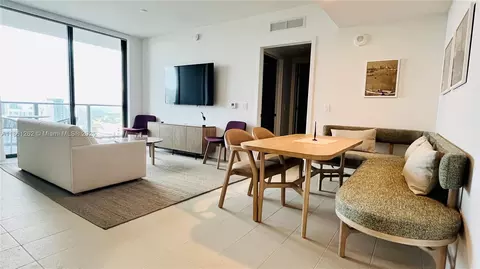 159 NE 6th St #4605, Miami, FL 33132