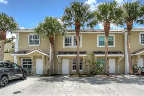 336 SW 121st Ter, Pembroke Pines, FL 33025