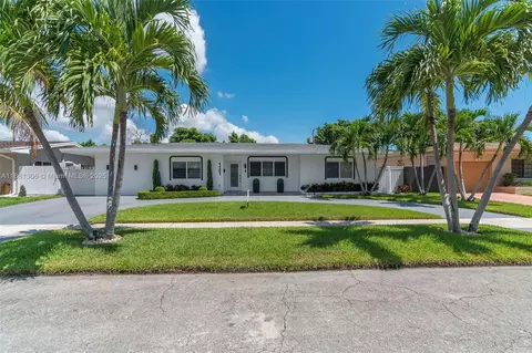 1151 NE 203rd St, Miami, FL 33179