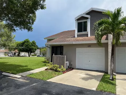 640 Woodgate Ln #A, Sunrise, FL 33326