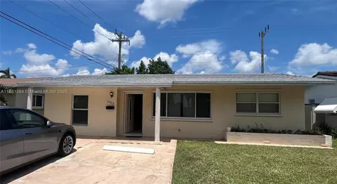 2403 NW 53rd St, Tamarac, FL 33309