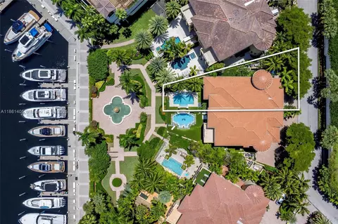 1504 Island Blvd, Aventura, FL 33160