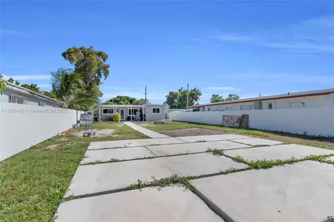 2930 NW 90th St, Miami, FL 33147