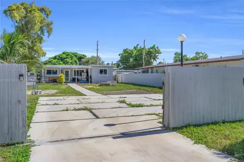 2930 NW 90th St, Miami, FL 33147