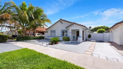 7578 W 30th Ln, Hialeah, FL 33018 photo 2