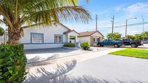 7578 W 30th Ln, Hialeah, FL 33018 photo 3