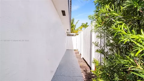 7578 W 30th Ln, Hialeah, FL 33018 photo 24