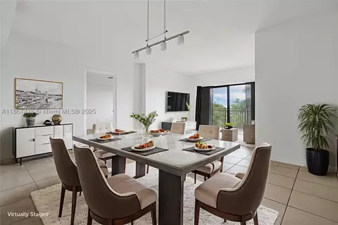 9340 Fontainebleau Blvd #W505, Miami, FL 33172