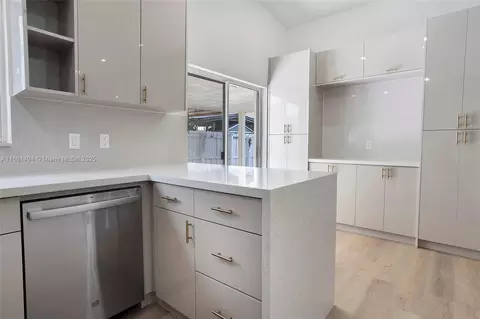 3133 W 70th Ter, Hialeah, FL 33018 photo 12
