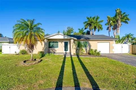 1120 SW 128th Dr, Davie, FL 33325