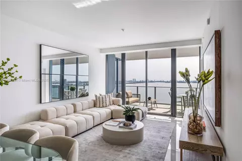 700 NE 24 St #1802, Miami, FL 33137