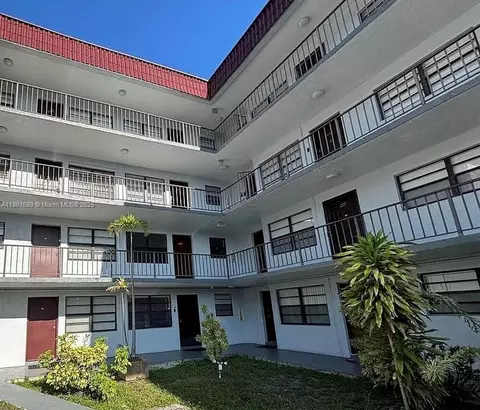 1335 W 68th St #308, Hialeah, FL 33014