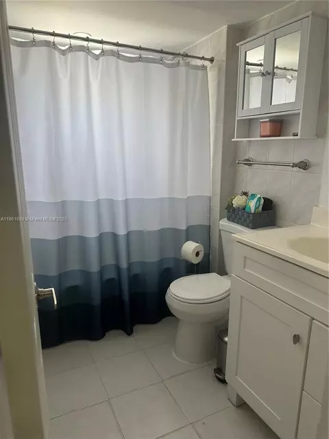 Bath - 1335 W 68th St #308, Hialeah, FL 33014 photo 1 of 1
