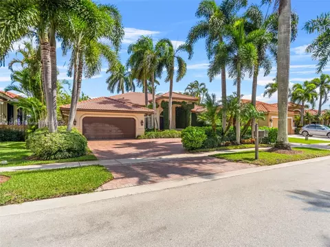 10915 NW 2nd St, Plantation, FL 33324
