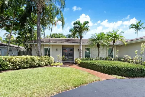 2011 NE 211th St, Miami, FL 33179