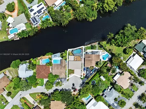 735 NW 35th St, Oakland Park, FL 33309