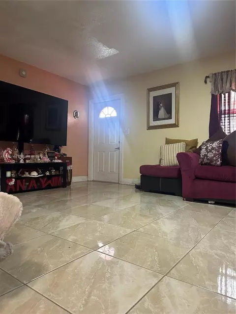 719 Harem Ave, Opa Locka, FL 33054