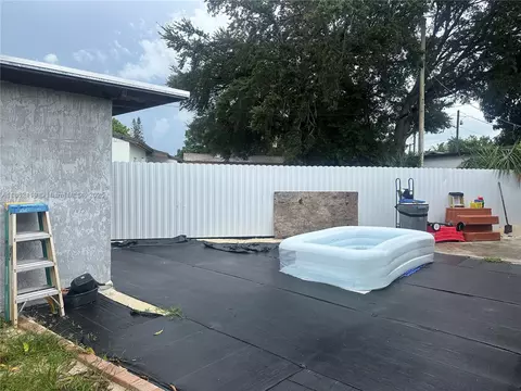 Exterior - 719 Harem Ave, Opa Locka, FL 33054 photo 2 of 4