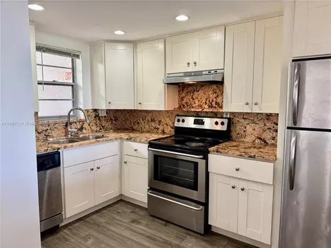 3100 W Rolling Hills Cir #310, Davie, FL 33328