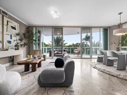 2645 S Bayshore Dr #304, Miami, FL 33133