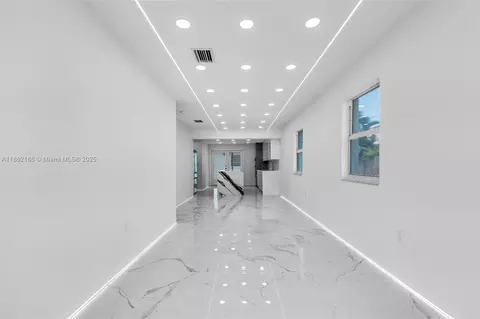 Entry Way - 770 SE 5th Pl, Hialeah, FL 33010 photo 2 of 2
