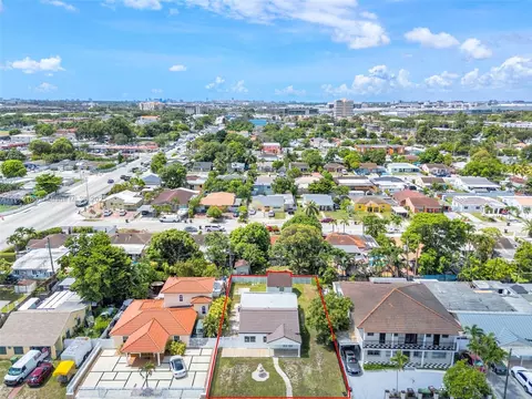 View/Area - 770 SE 5th Pl, Hialeah, FL 33010 photo 5 of 10