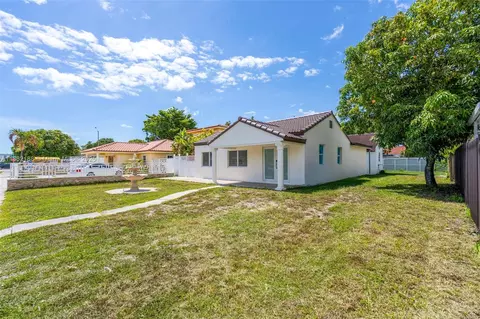 Exterior - 770 SE 5th Pl, Hialeah, FL 33010 photo 4 of 7